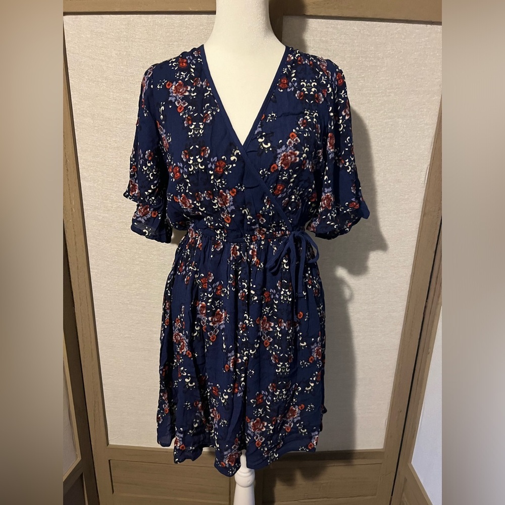 Band of Gypsies Blue Floral Faux Wrap Elastic Waist Mini Dress Size Small